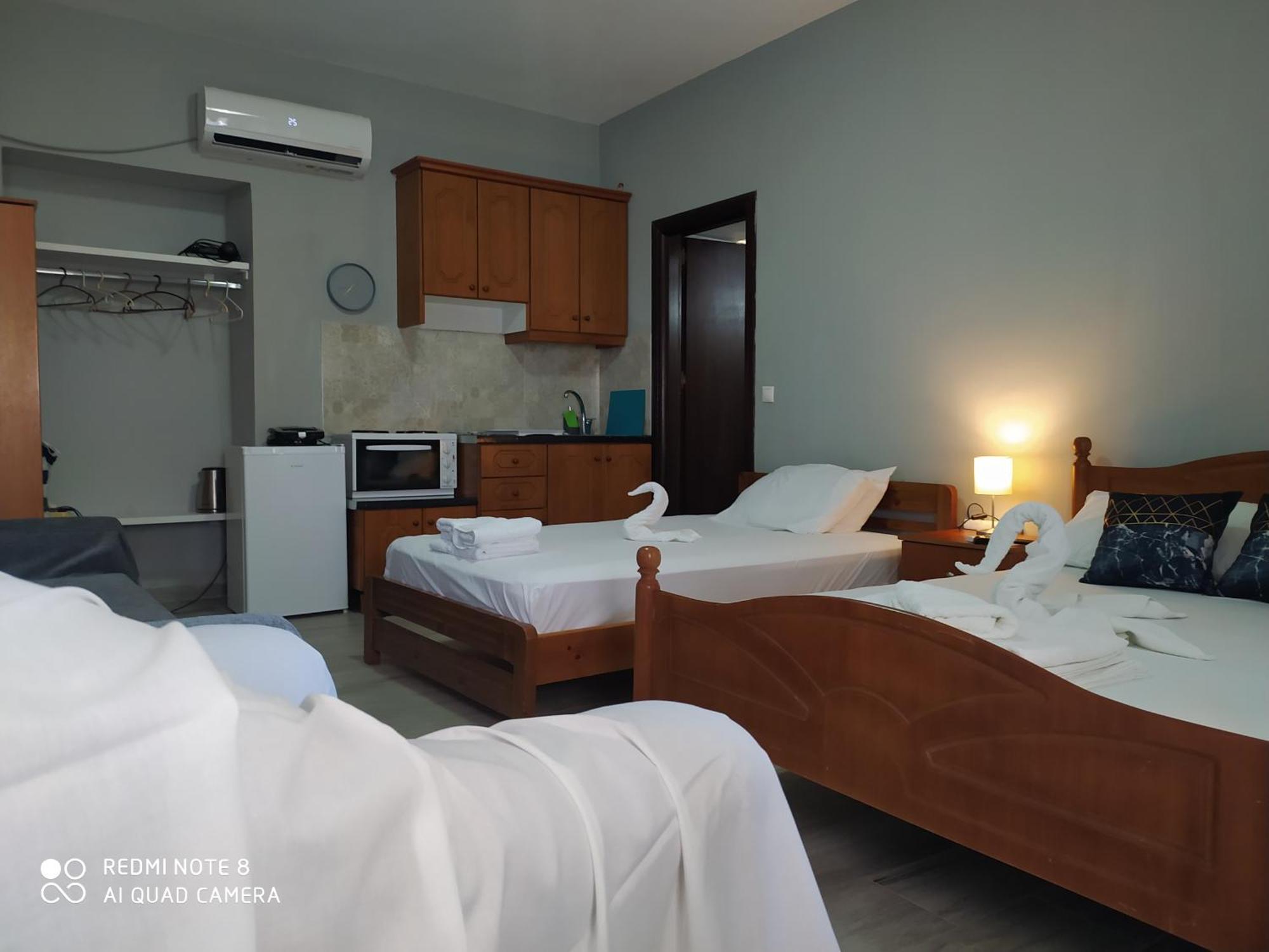 Brb Rooms Himare Bilik gambar